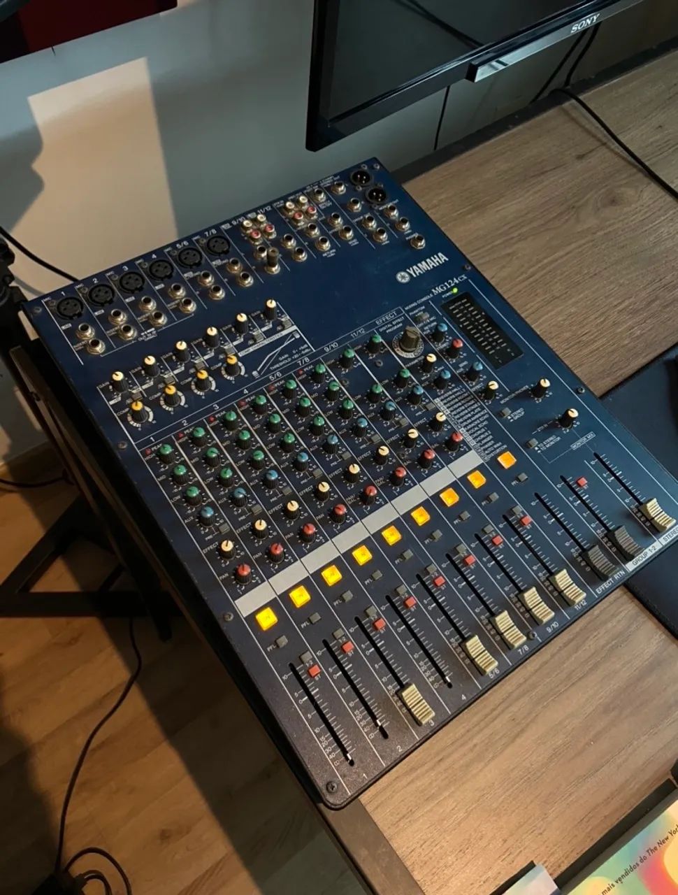 Mesa de Som Yamaha MG124CX - Foto 4