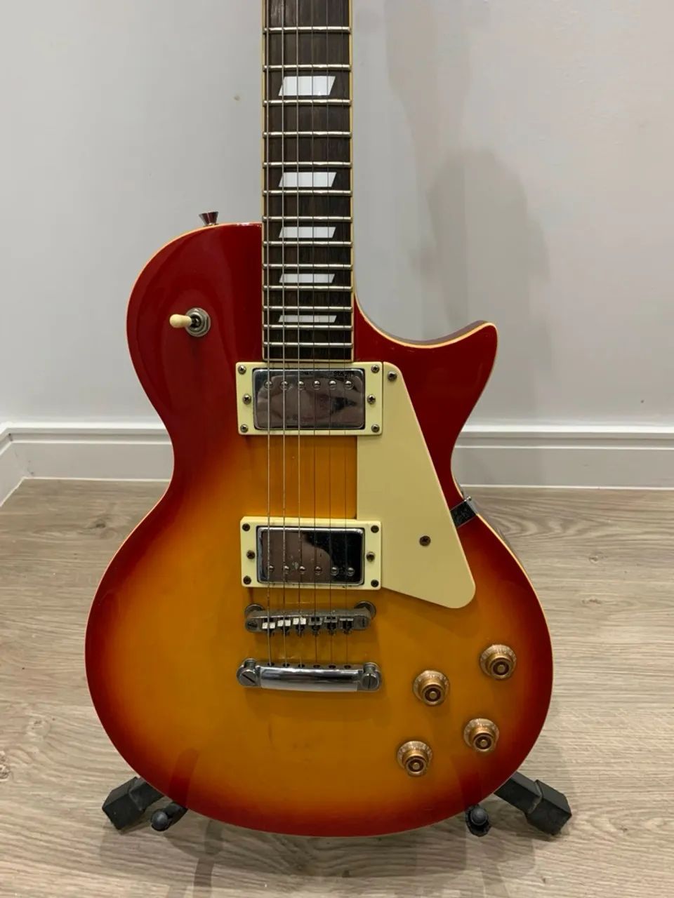 Guitarra Less Paul Stagg