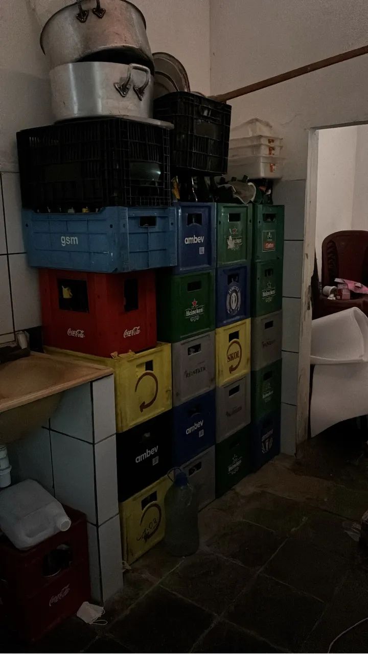 Vendo grades de cerveja variadas