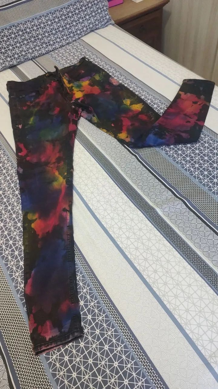 Calça jeans tie-dye 38 Skinni  - Foto 3