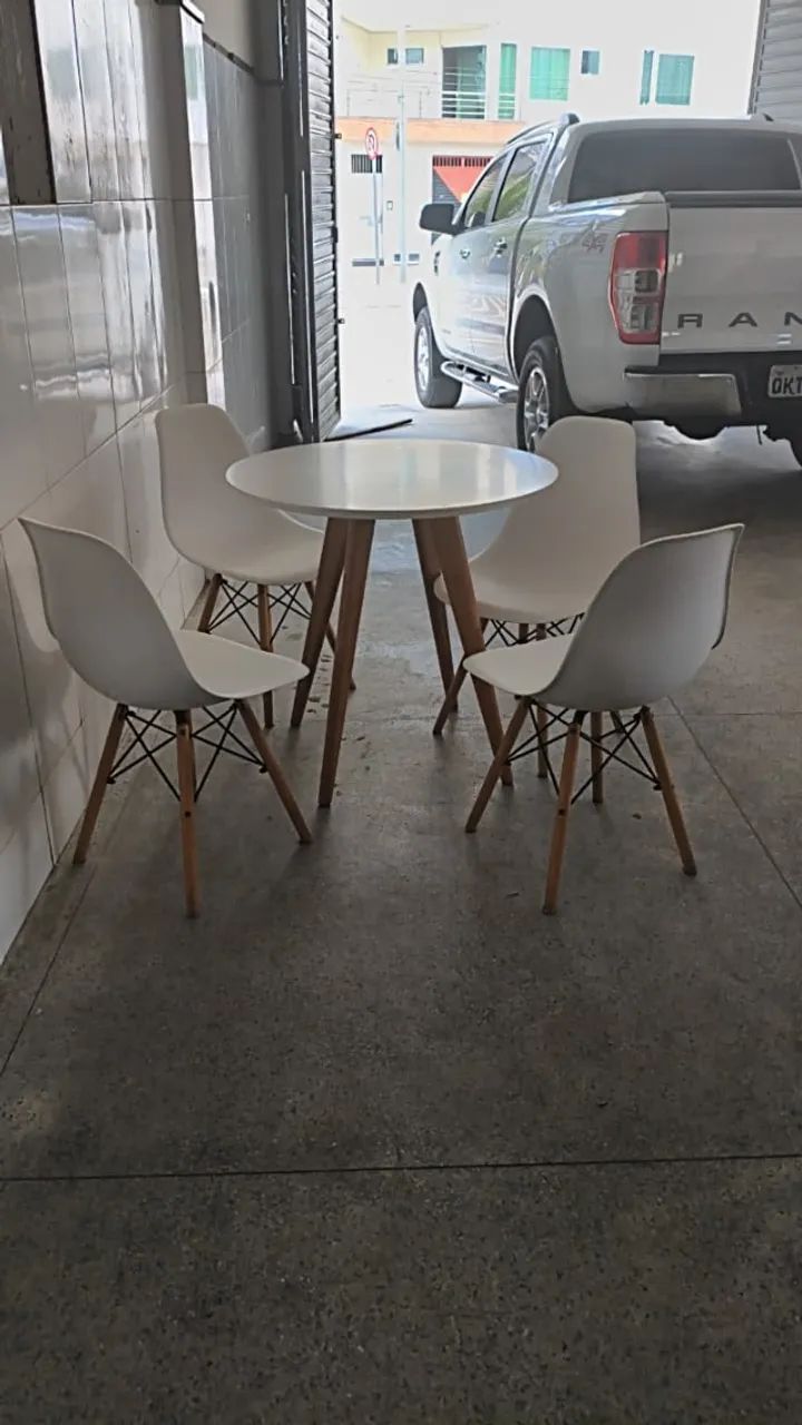 Oportunidade - Mesa de jantar + 4 cadeiras - Excelente estado - Foto 3