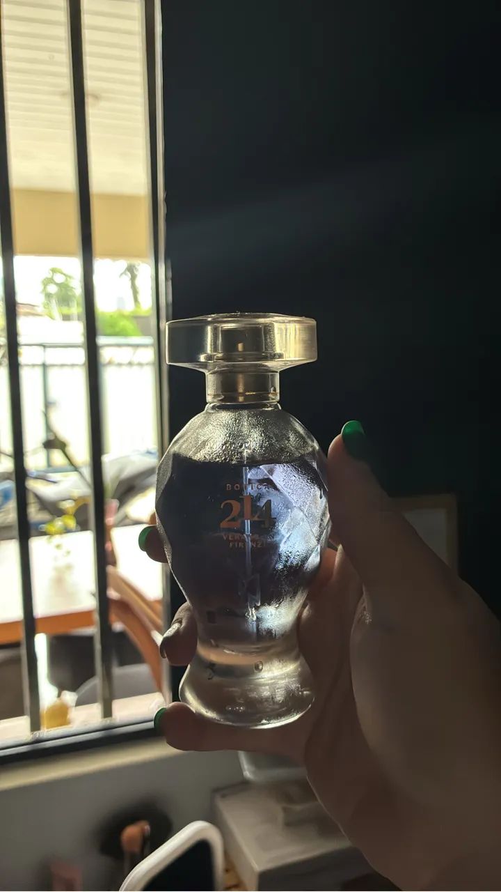 vendo dois perfumes