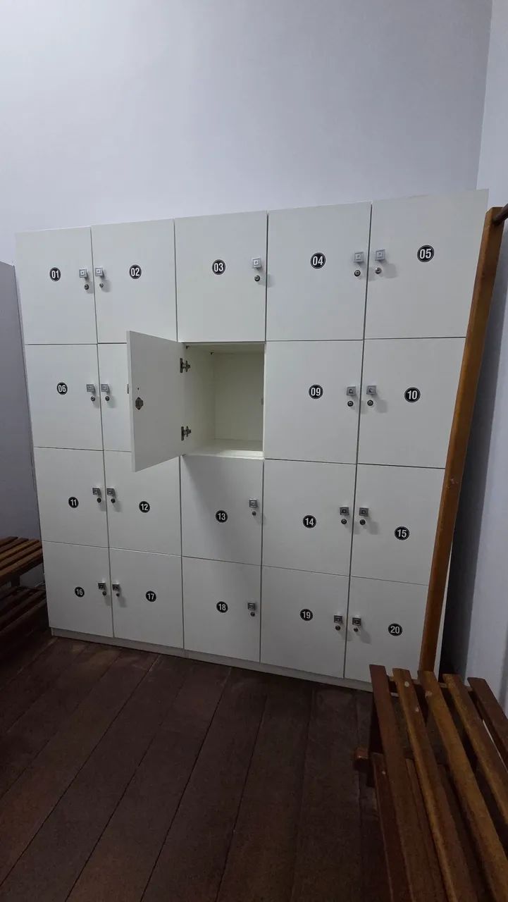 Armário Locker de madeira 