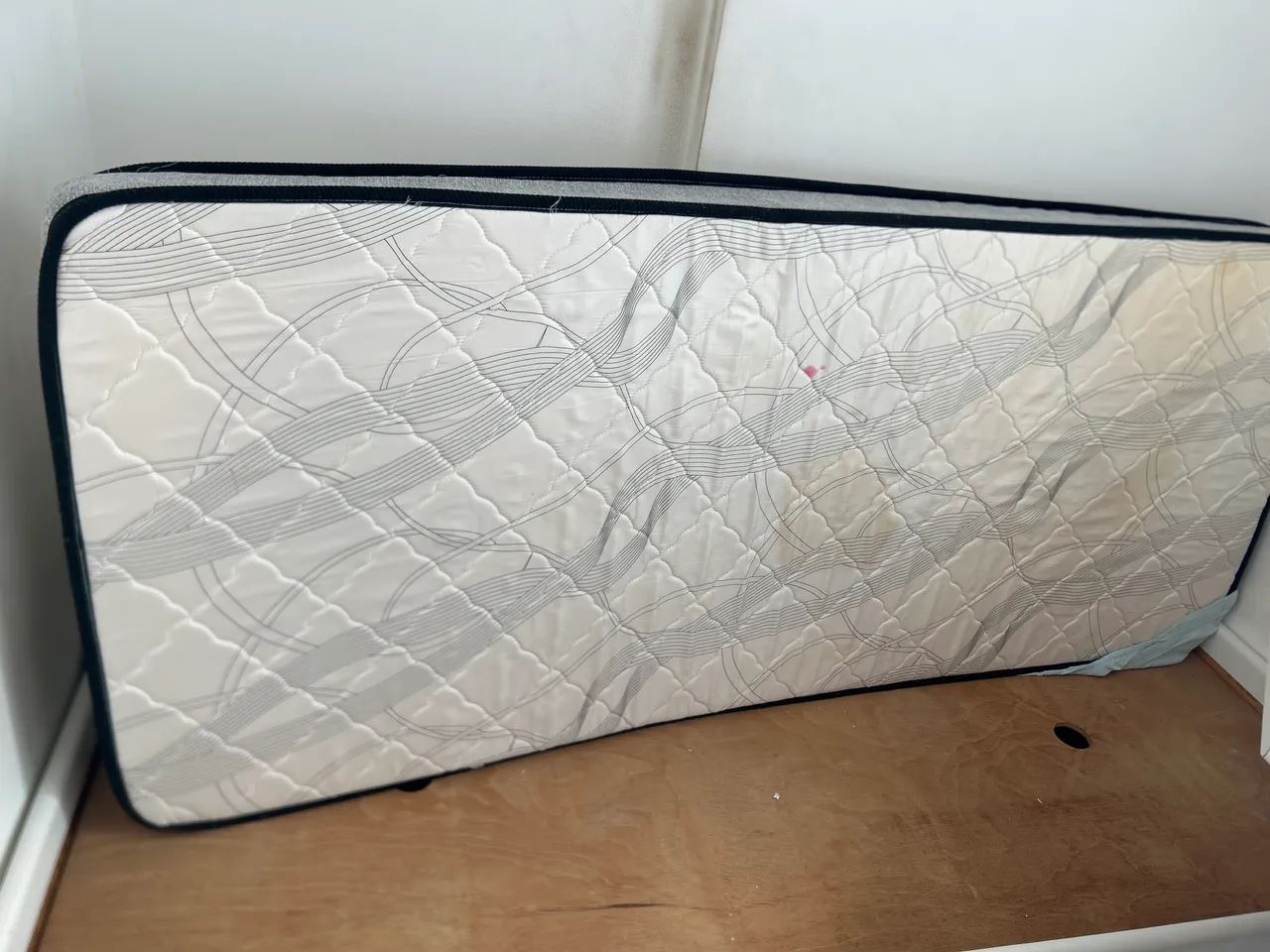 Vendo colchão usado, porém novo! 