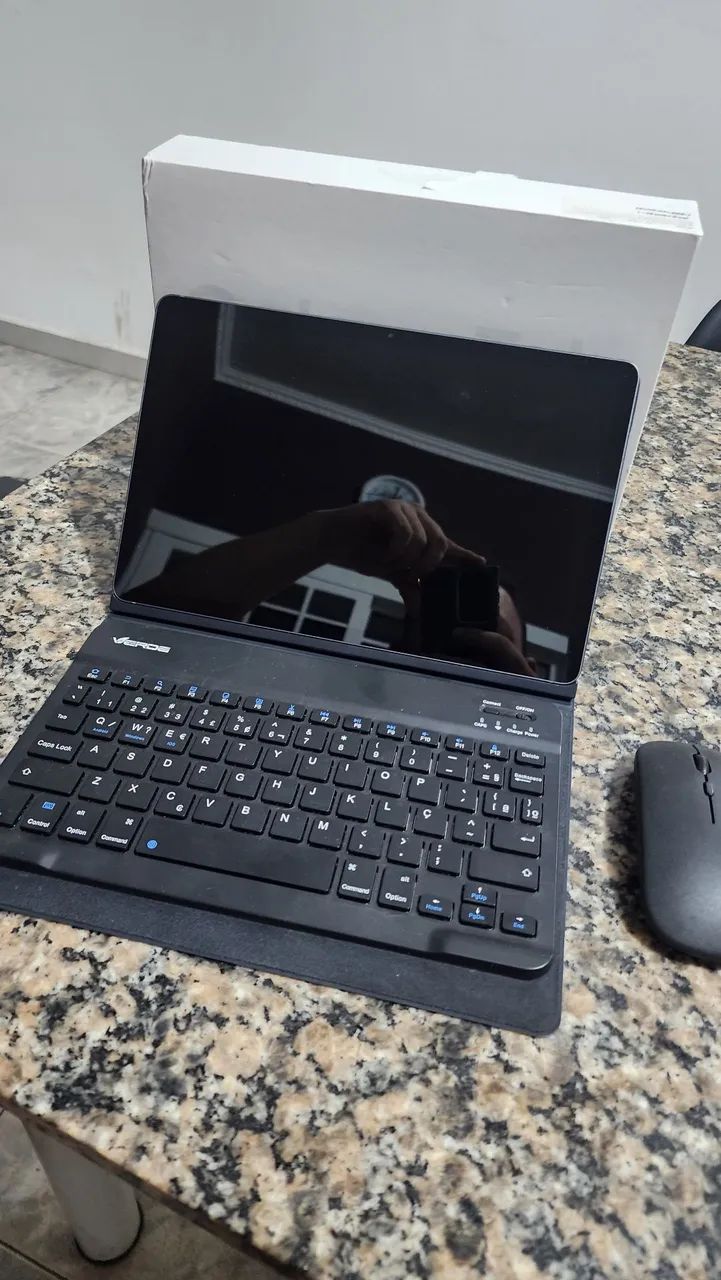 Tablet S10 lite 8 ram e 256 gigas de memória. 