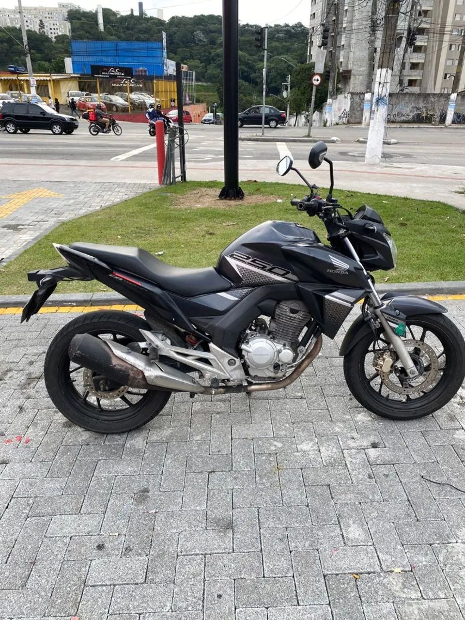 ＴＷ６０ Kawasaki Zx-6r 636cc 2021 - 1504203200 | OLX