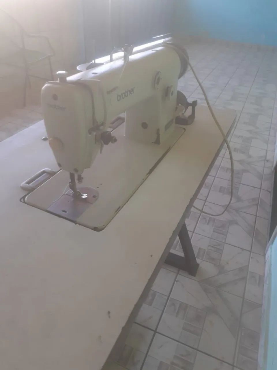 máquina industrial reta
