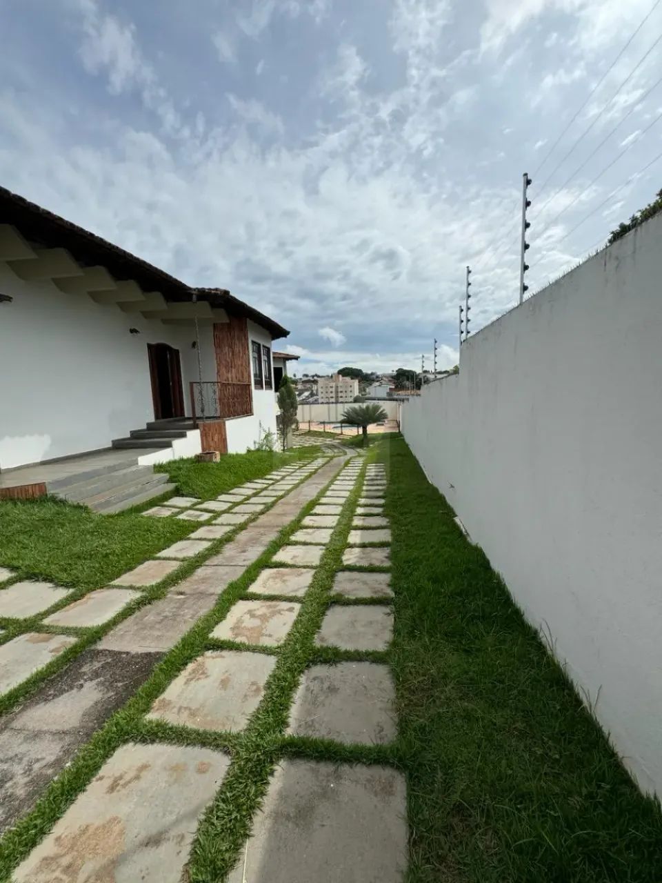 Casa para venda no Centro de Araguari. - Foto 2