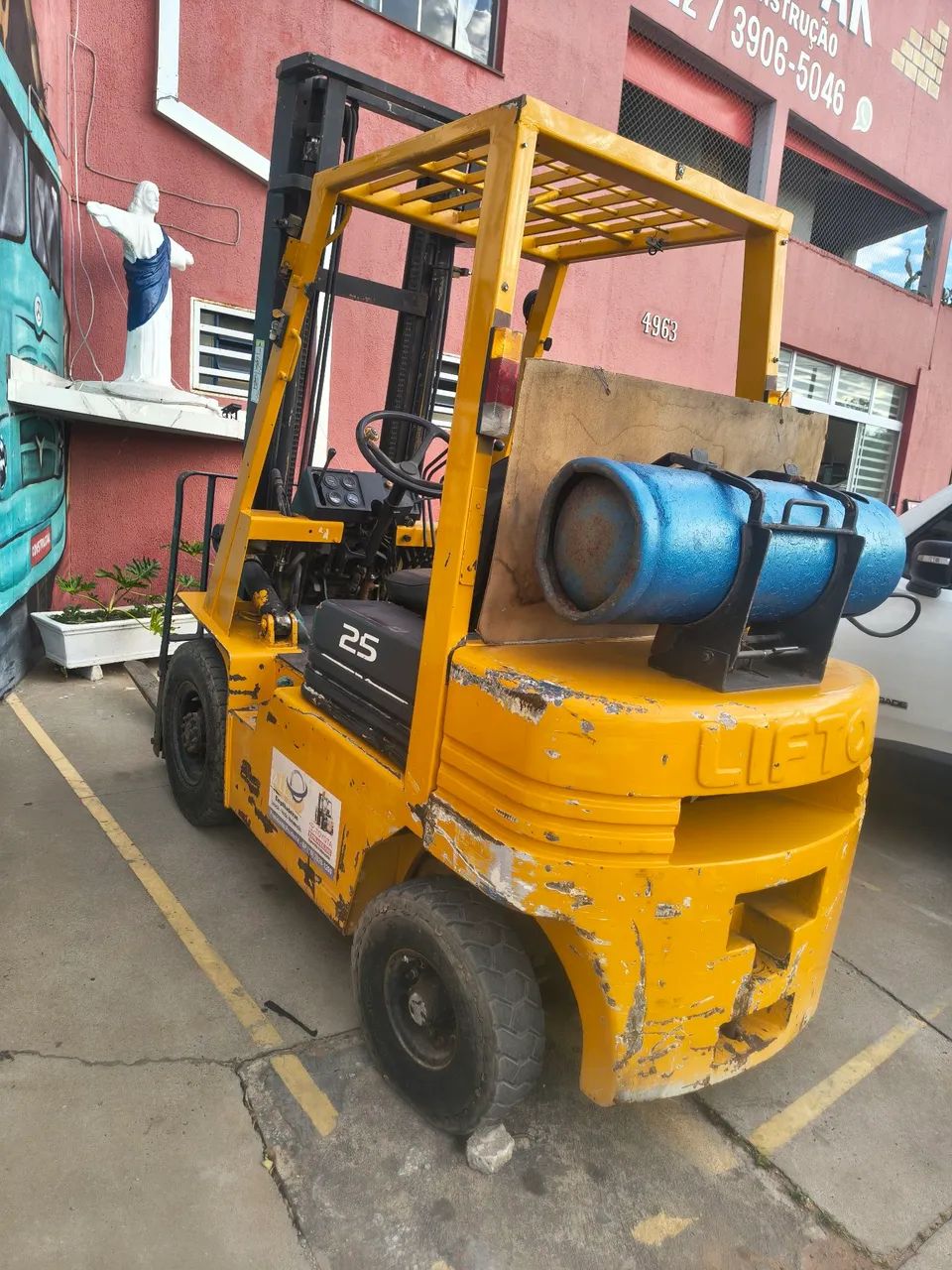 Empilhadeira 1.500kg gás - Foto 4