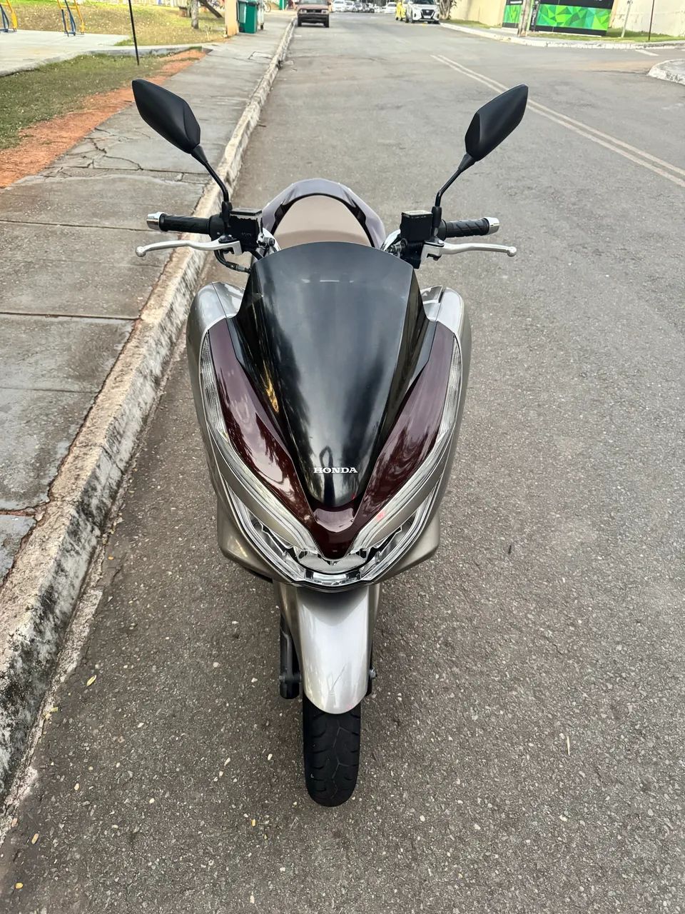 Honda PCX Dlx - Foto 2