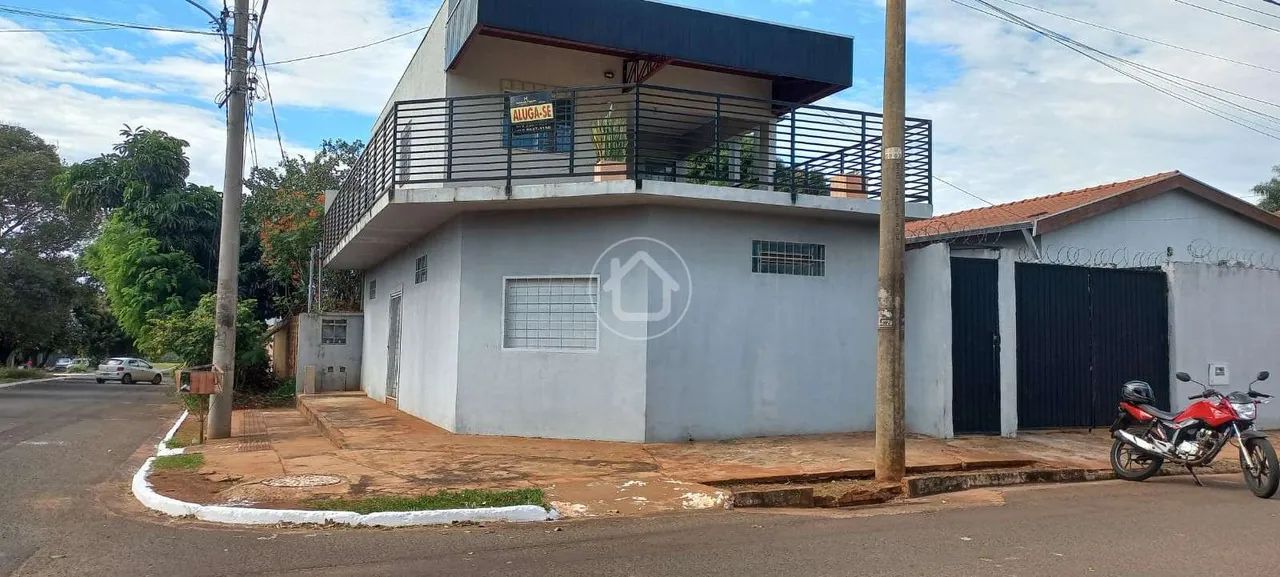 SALÃO COMERCIAL COM RESIDÊNCIA NO PISO SUPERIOR