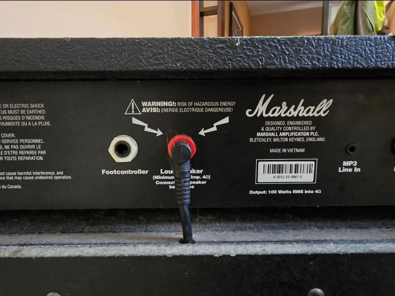 Amplificador Marshall MG100FX + footswitch - Foto 4