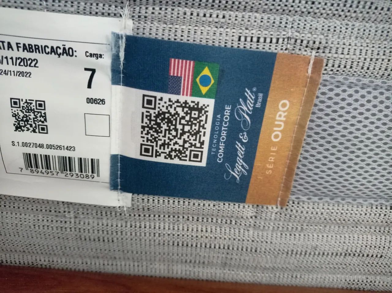 Vende-se cama casal com colchão  - Foto 5