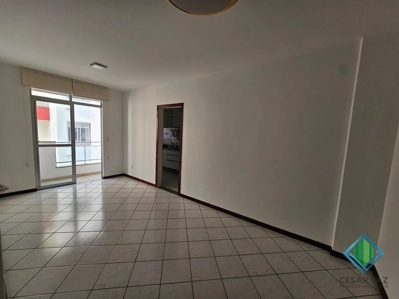 Apartamento a venda a poucos metros da Beira Mar de São José. - Foto 3