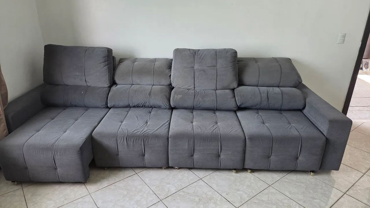 Sofá 4 lugares, extensível e reclinavei.