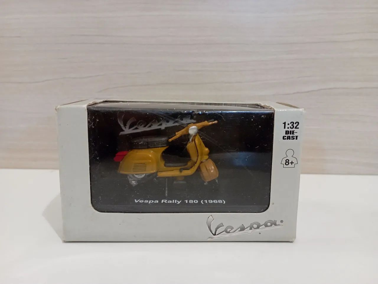 Miniatura die-cast Vespa Rally 1:32 