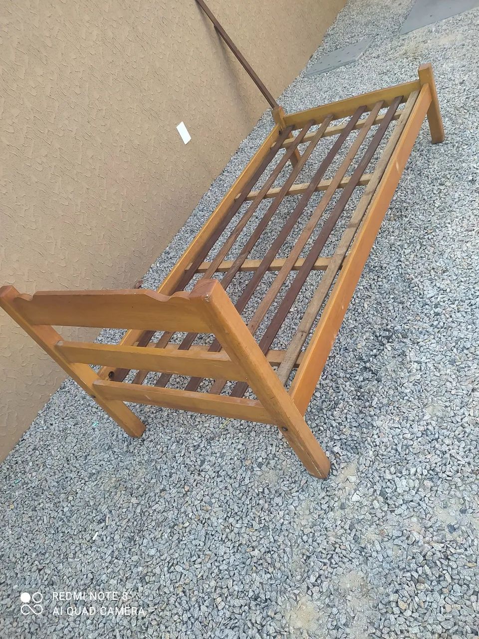 Cama de madeira