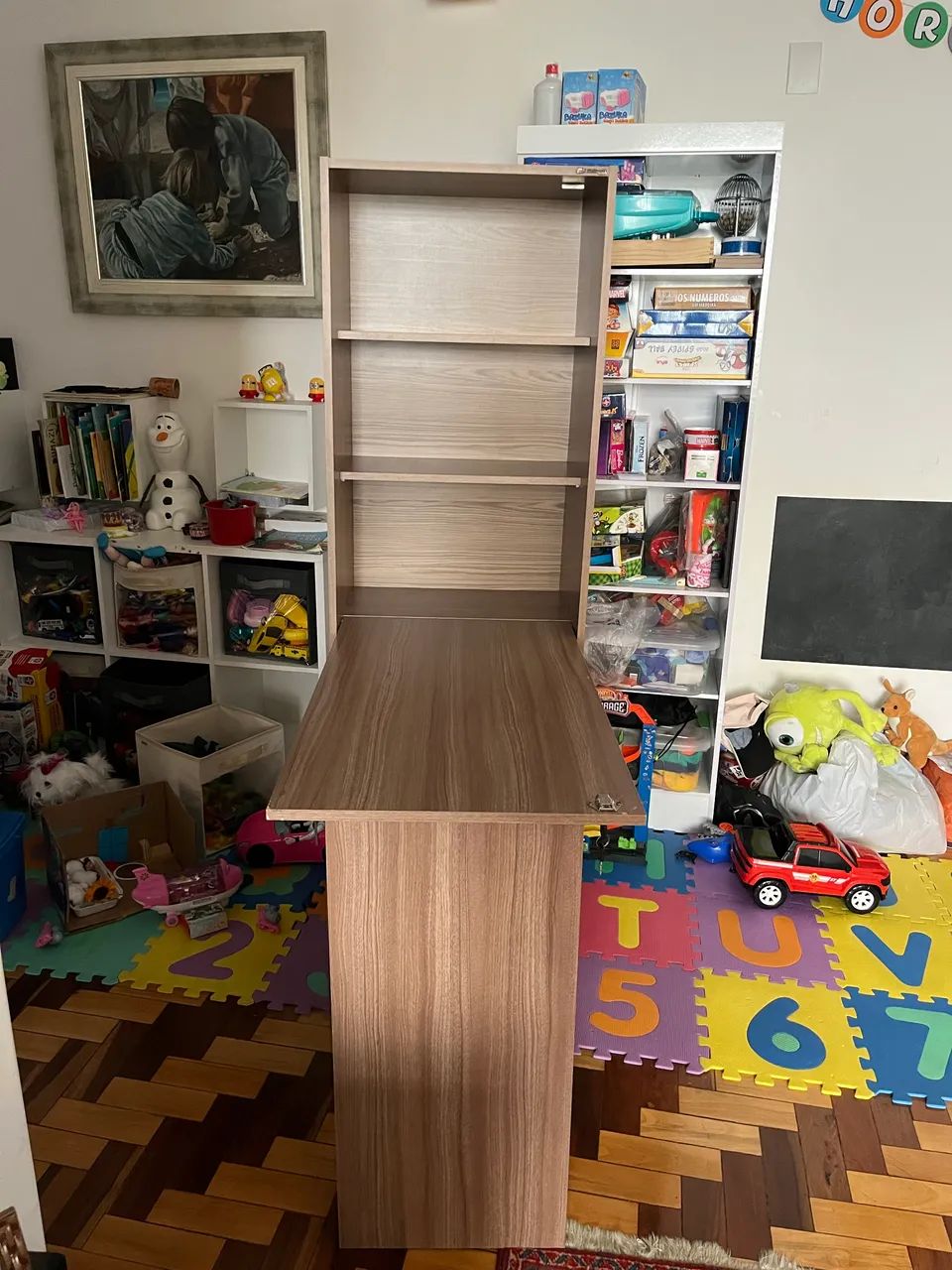 Armário multiuso com mesa embutida65704321246081122