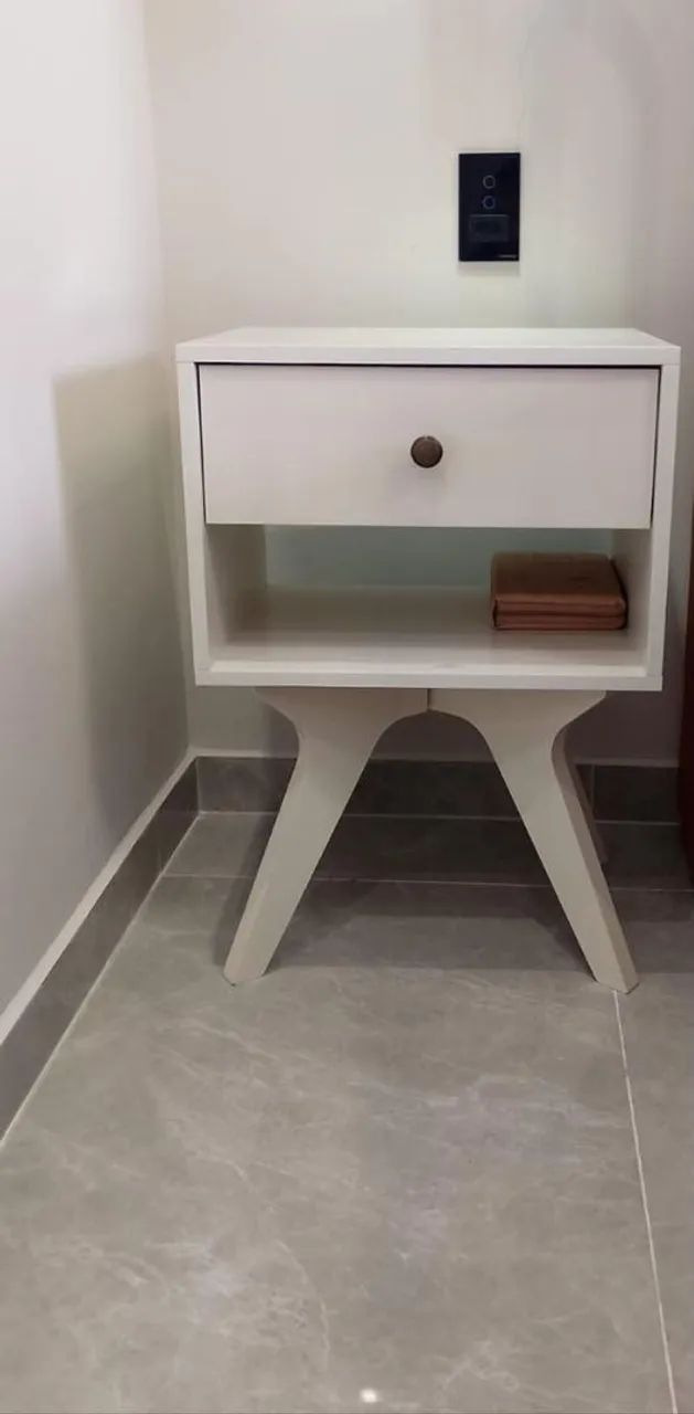 Mesa de cabeceira 