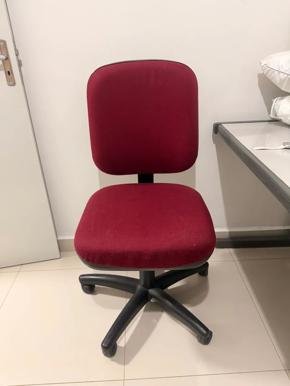 Cadeira Escritório Bem conservada 