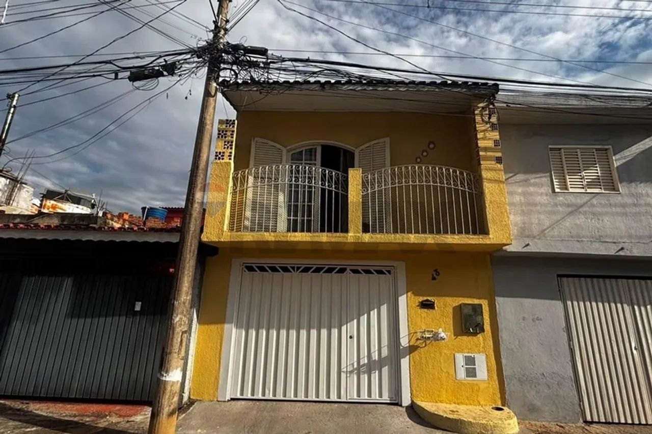 Casa com 3 dormitórios na Vila Garcia