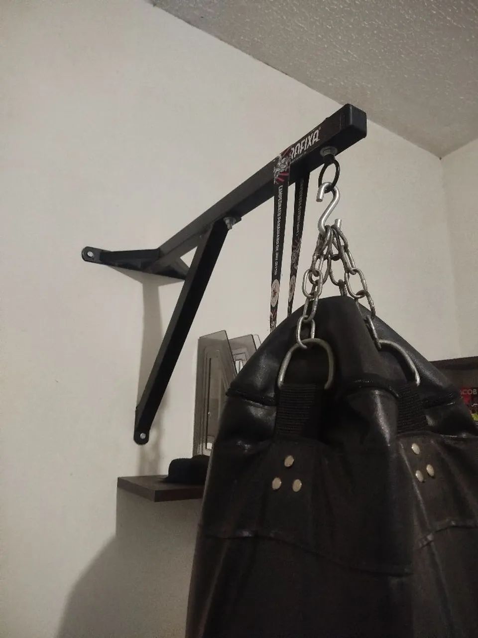Saco de pancadas, suporte e bandagem. - Foto 2