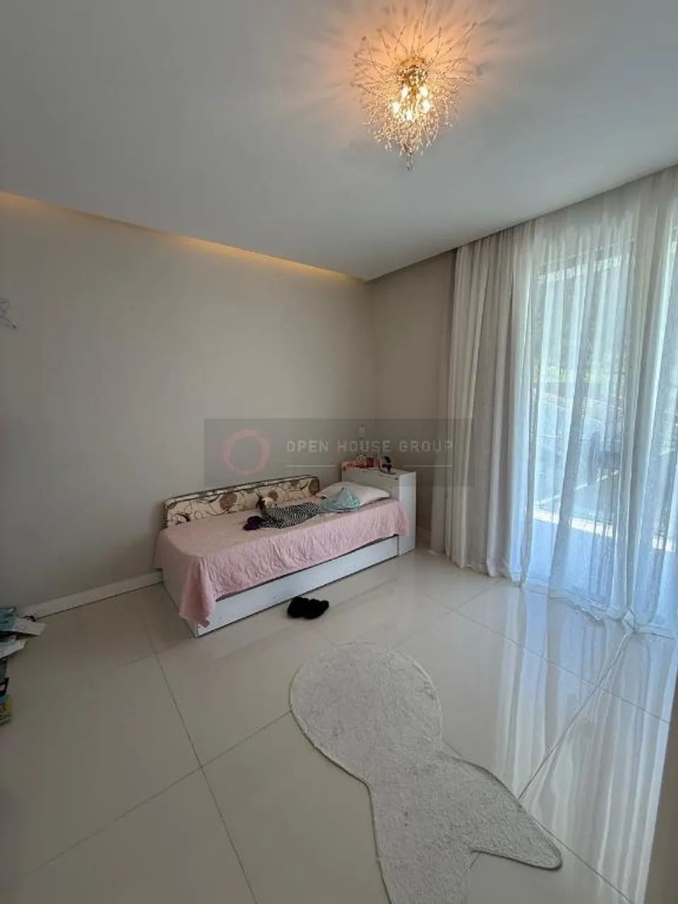 Open House vende casa no Alphaville 2 com 3 suítes e 5 quartos