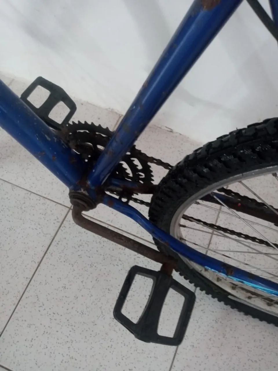 Bicicleta Aro 26 Usada - Precisa de Conserto - Foto 5
