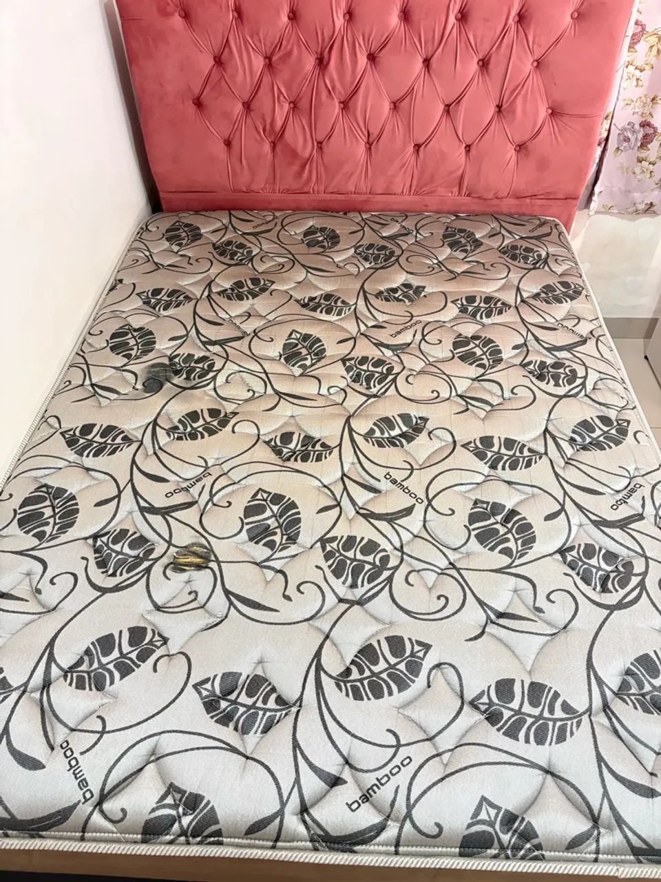 VENDO CAMA COMPLETA COM BAÚ - Foto 3