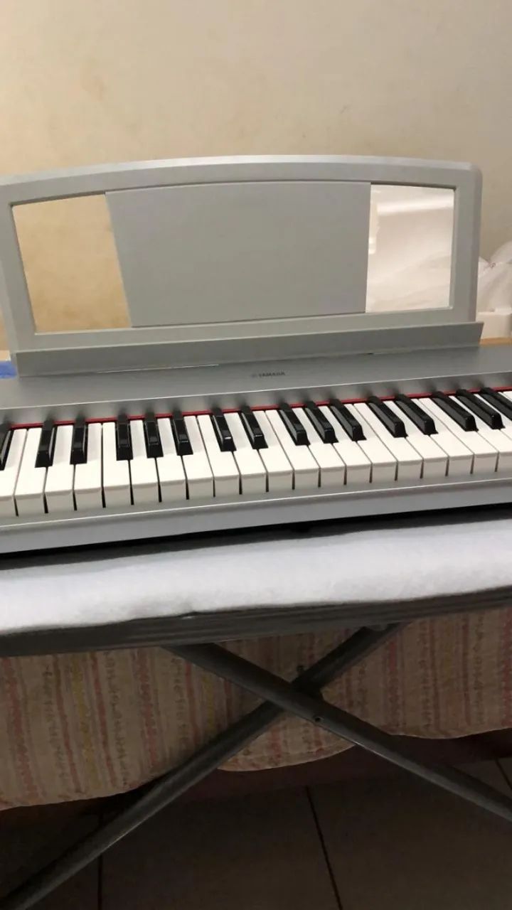 Teclado Yamaha Np31s Prata Piaggero