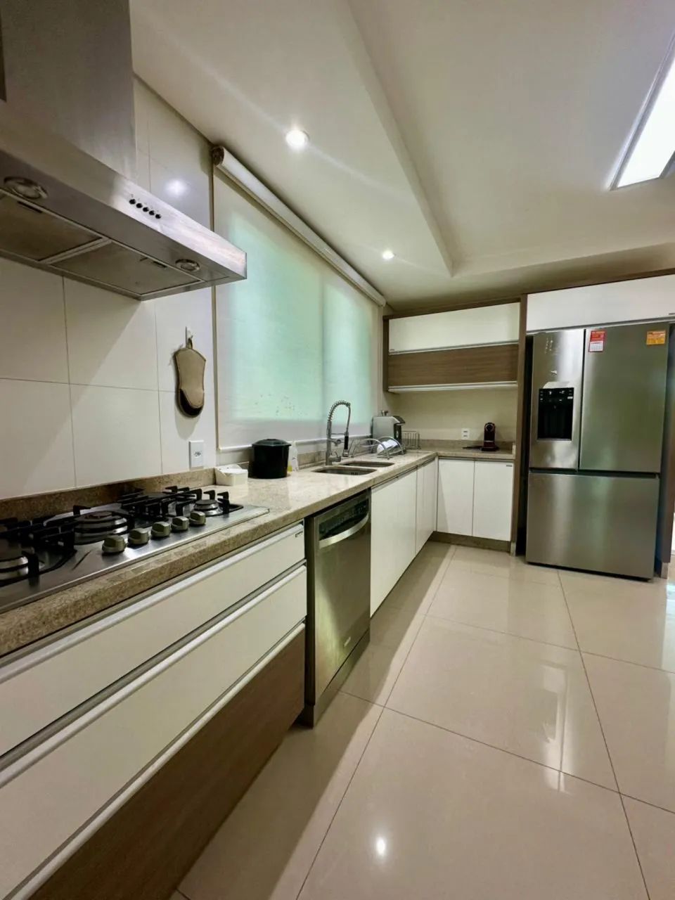 Alugo casa de alto padrão de 5 suítes + escritório com piscina em Jurerê Internacional  - Foto 6