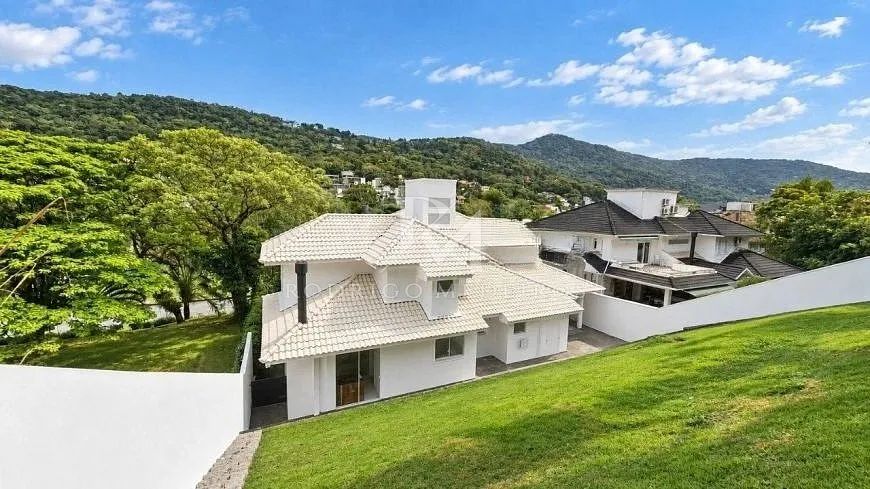 Casa com 4 suítes à venda na Lagoa da Conceição, Florianópolis