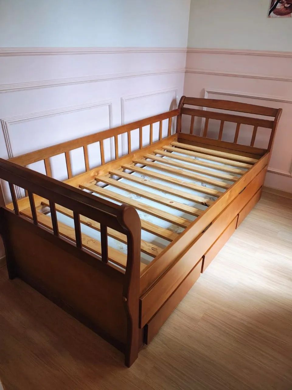 Vendo cama solteiro com cama auxiliar e gaveta - Foto 4