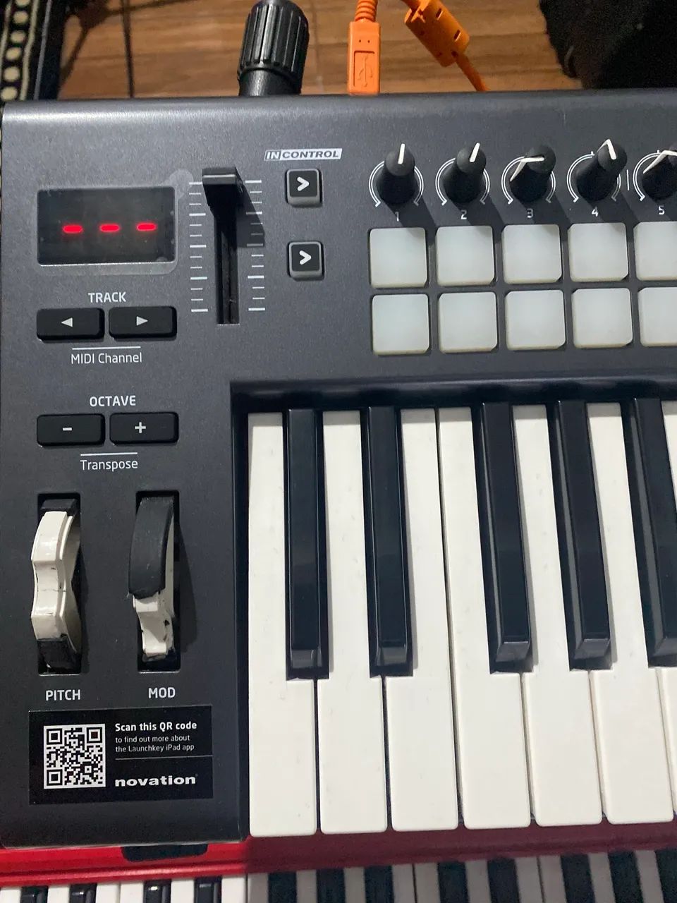 Teclado Controlador Novation Launchkey 25 - Foto 5