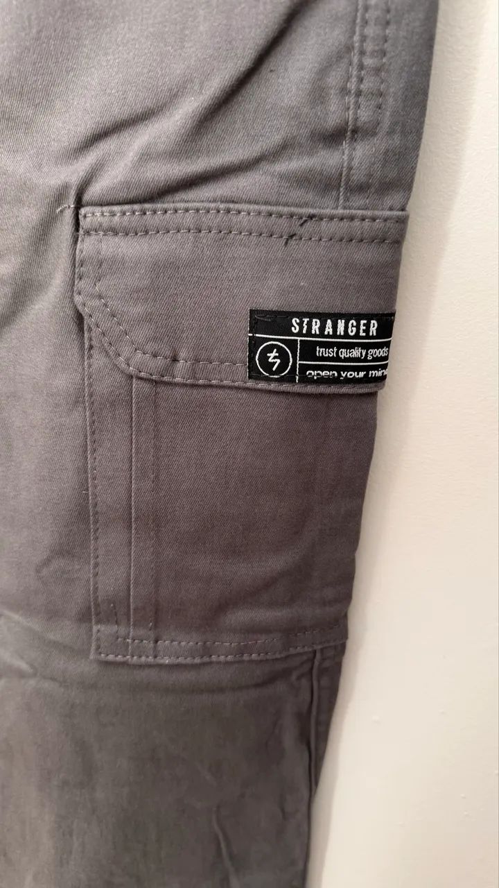 Calça cargo com bolsos cinza  - Foto 4