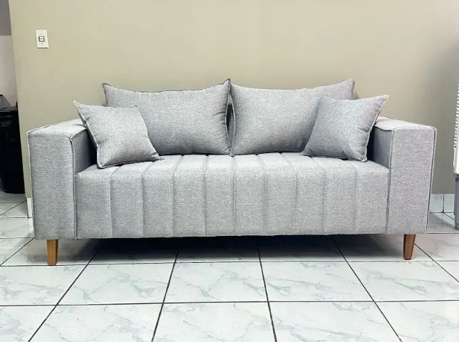 Sofá Life 2,0m Linho com Almofadas DIVIDIMOS EM ATÉ 10X SEM JUROS
