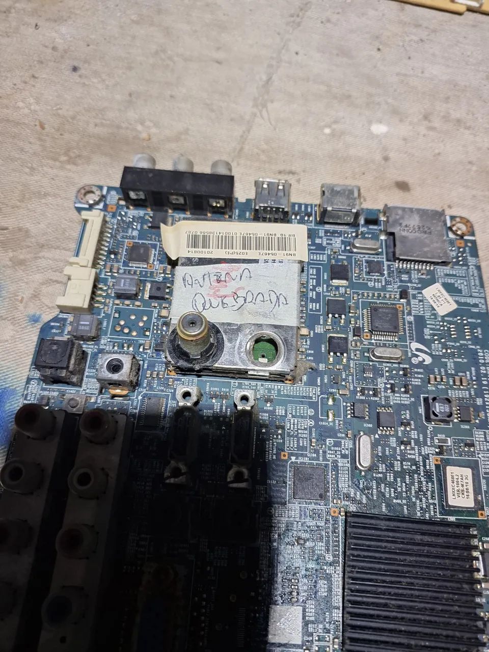 placa samsung ln32c4501mzd...esta com o conetor da antena quebrado65735155674242121
