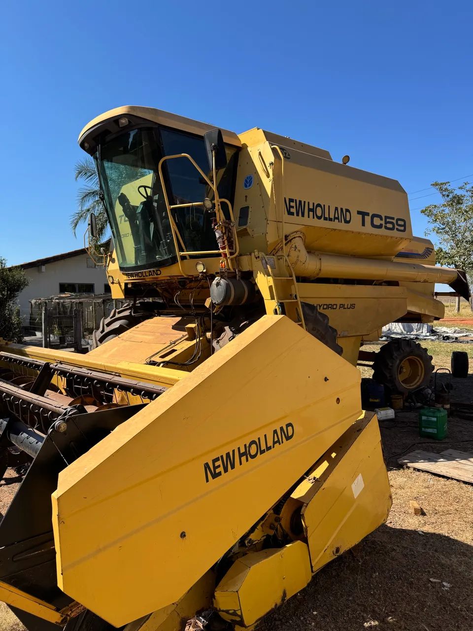 Colheitadeira New Holland TC59