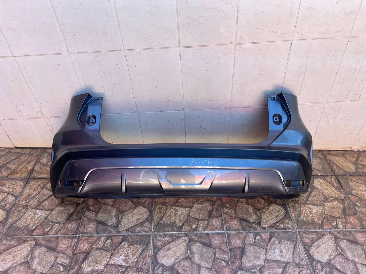 Parachoque traseiro Kicks 2022/2023/2024 - Peças para carros, vans