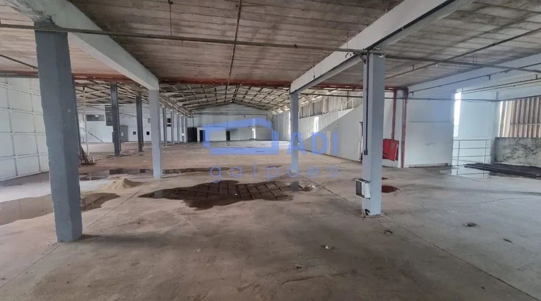 Galpão 3721 m² - 2 docas e pé direito 9 m  Cajamar - Foto 3
