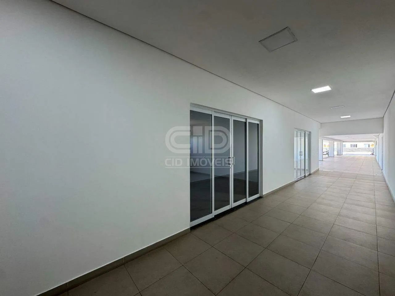 Sala com 36m² atrás da Bluefit da Av. Fernando Correa - Foto 2