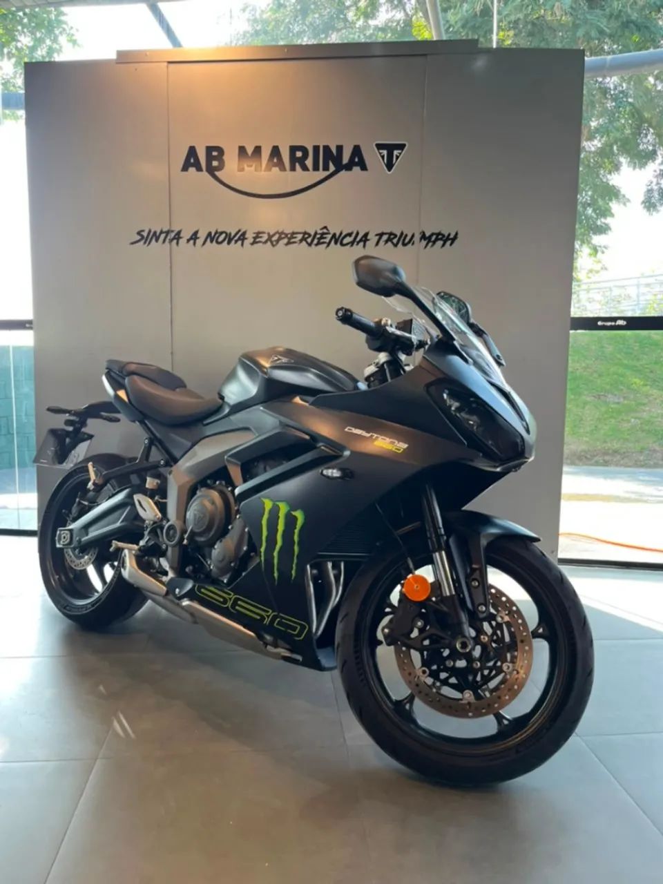 Triumph Daytona 660 - Foto 2