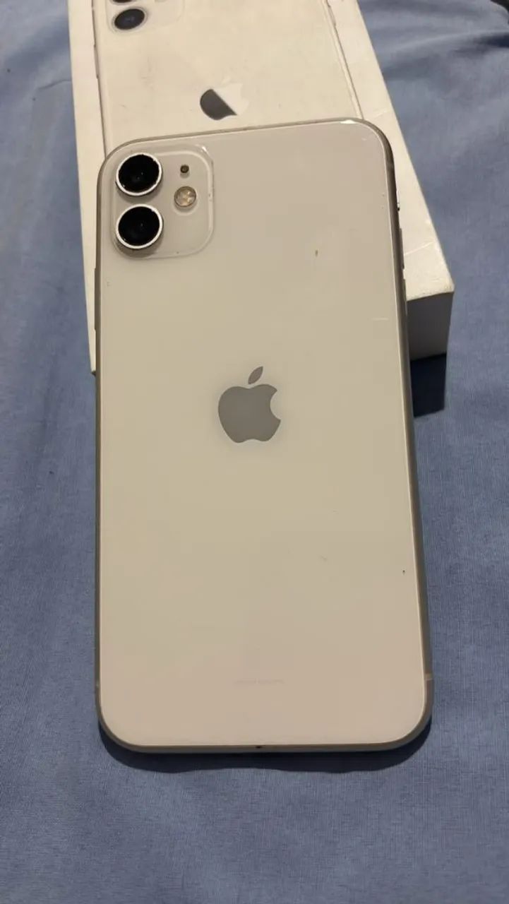 iPhone 11 ホワイト 64GB（バッテリー71%） iPhone 11 64gb/ vida de 71% bateria/ branco na caixa - Celulares e