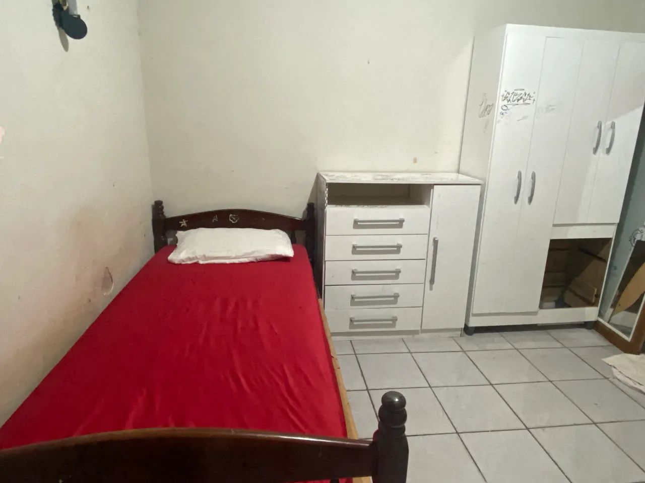 Doação de guarda roupas 