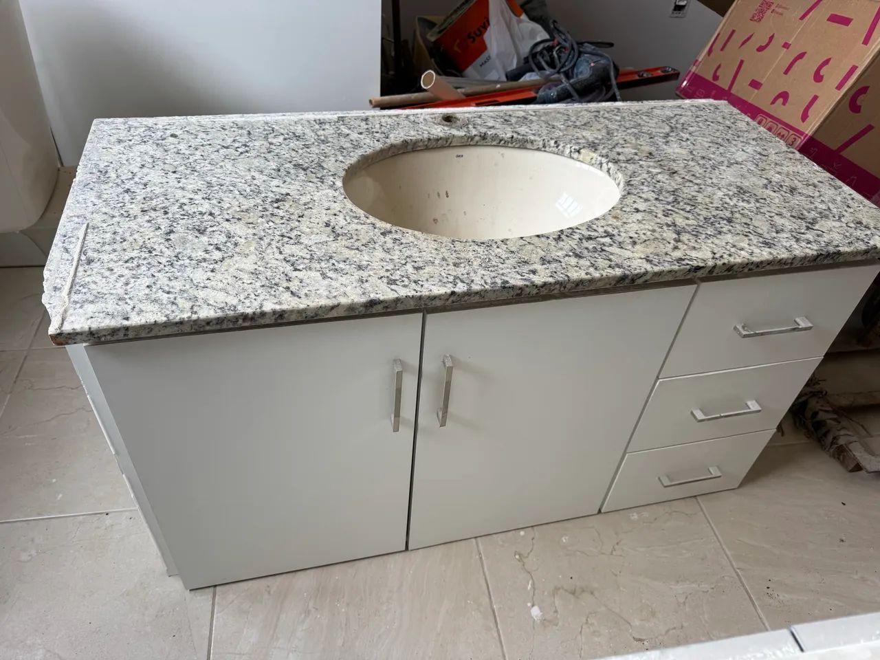 Gabinete com pia 