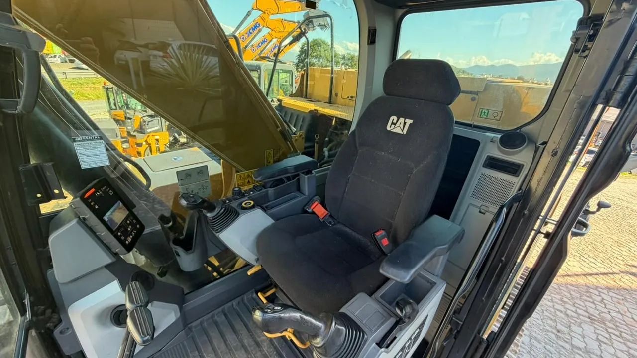 ESCAVADEIRA CAT 320 GC  - Foto 3