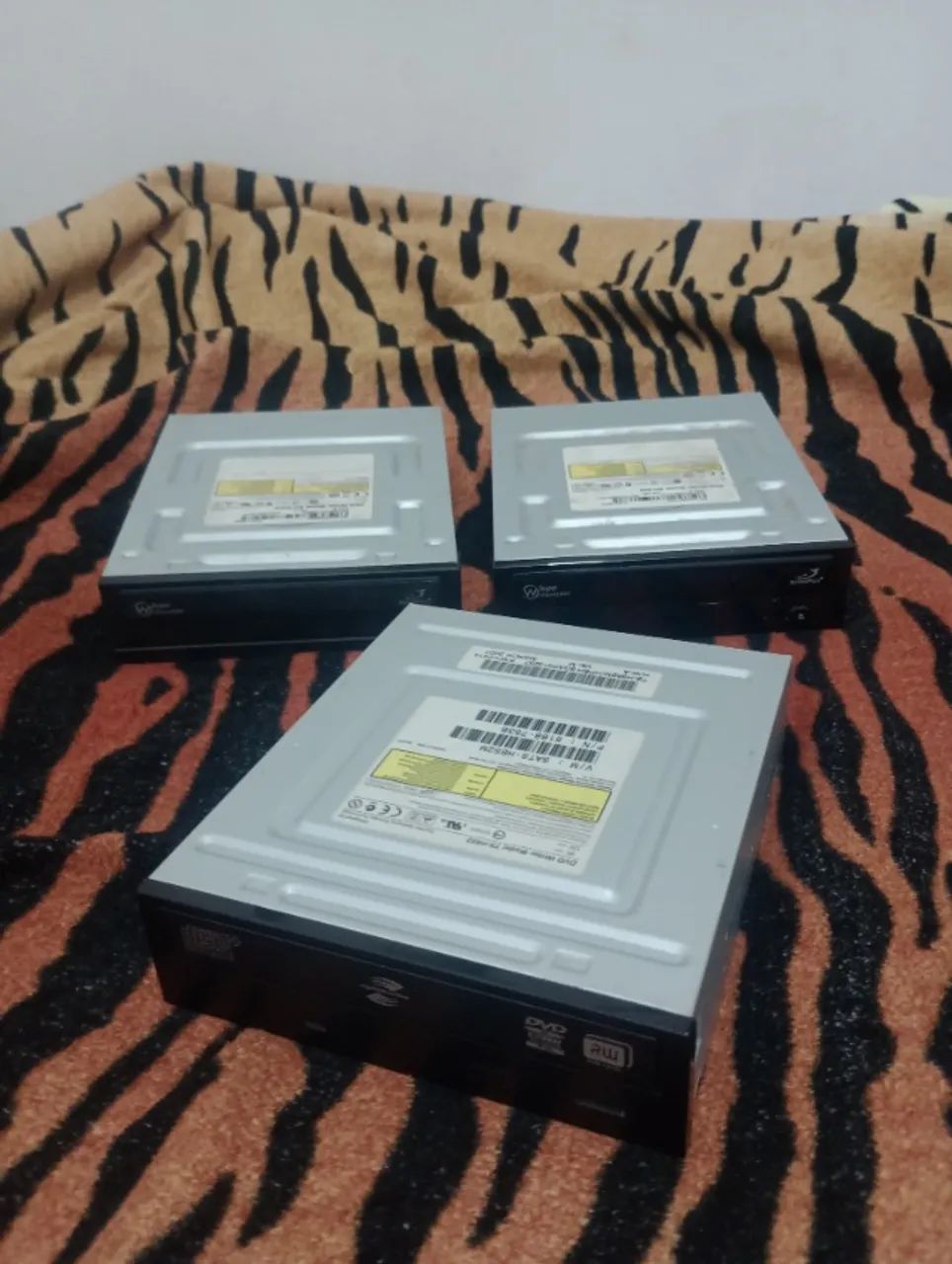 Dvd writer model ts-h652