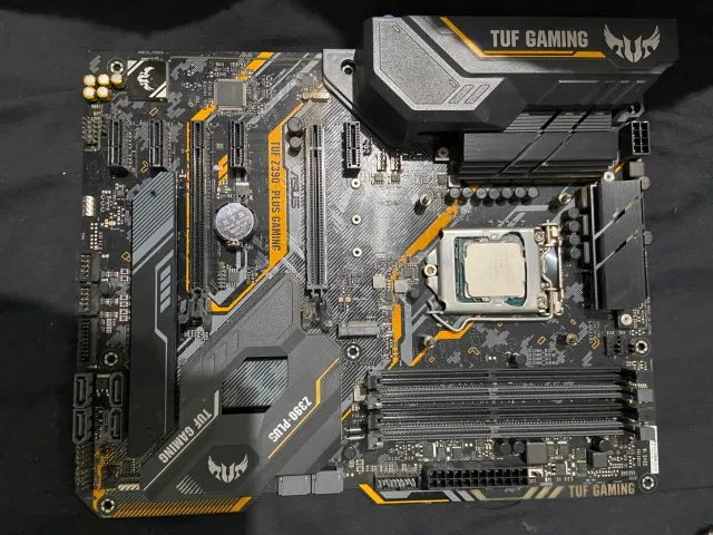 Kit Gamer Intel i5 9600K + Asus Z390-P + 16GB HyperX Fury - Peças