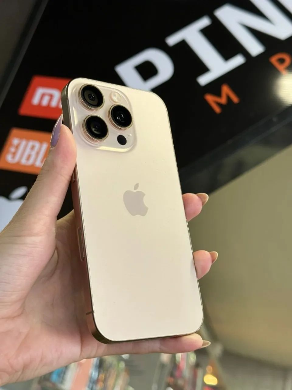 iPhone 16 Pro 128GB - Desert Titanium - Celulares e Smartphones