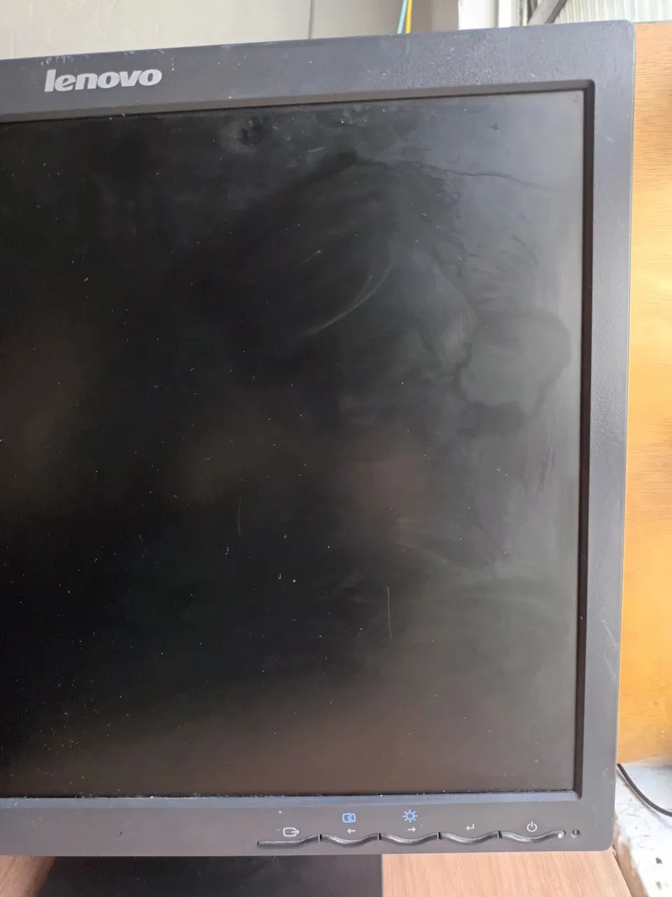 Monitor Lenovo 4428 AB1  - Foto 2